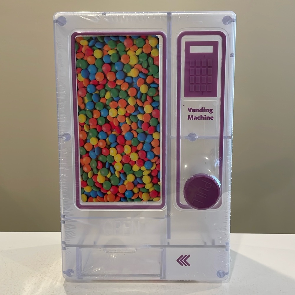 New Target Bullseye Playground Desktop Candy Dispenser / Vending Machine